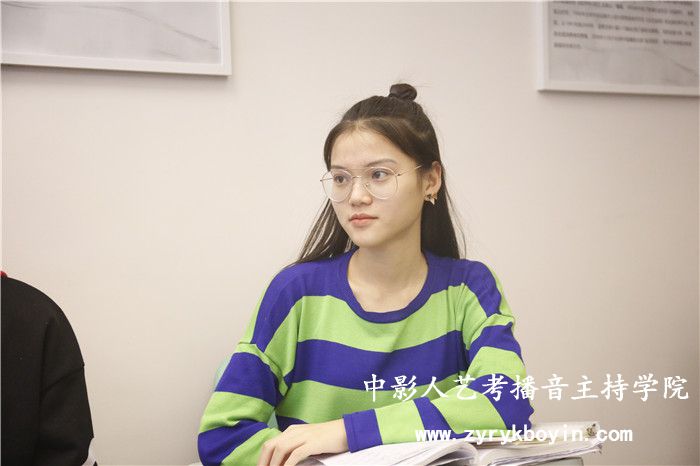模擬主持節目