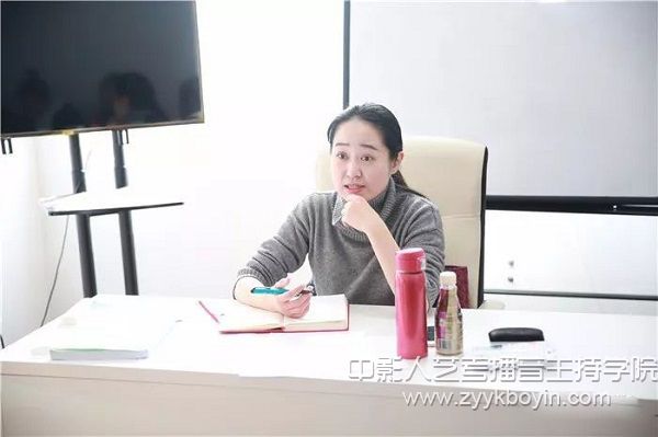 中傳播音主持專業(yè)碩士陳夢(mèng)老師普通話課堂.jpg