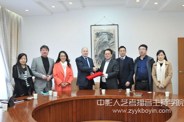 英國普利茅斯大學代表團一行到南藝交流訪問.jpg