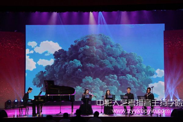 南藝學生友情助演.jpg