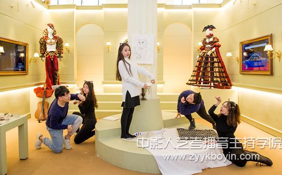 圖為我校學生原創作品現場展示.jpg