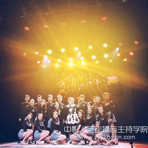 上戲2014級播音與主持藝術專業畢業演出2.jpg
