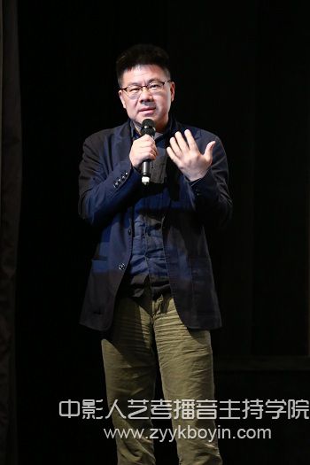 圖為黃昌勇院長發表講話.jpg