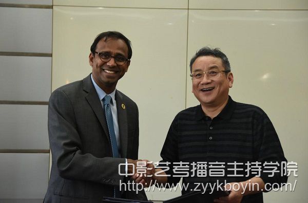 美國(guó)密歇根州立大學(xué)傳播藝術(shù)與科學(xué)學(xué)院院長(zhǎng).jpg