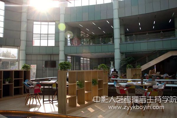 浙江傳媒學院圖書館.jpg