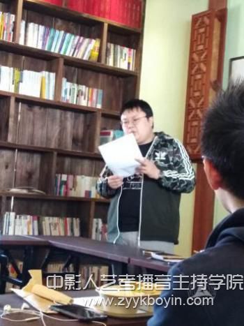 樂評人鄧柯.jpg