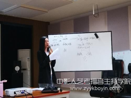 中傳音樂與錄音藝術學院舉辦流行歌曲演唱技與藝專場講座.jpg
