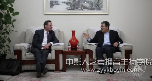 中傳校長(zhǎng)與英國(guó)考文垂副校長(zhǎng)