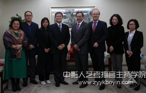 中傳與英國(guó)考文垂雙方合影