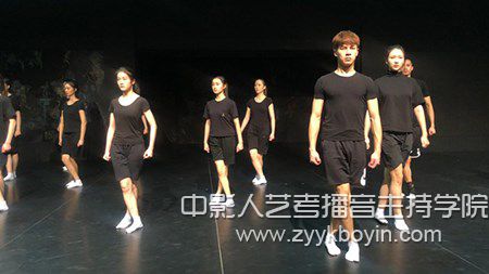 中戲?qū)W生訓練現(xiàn)場