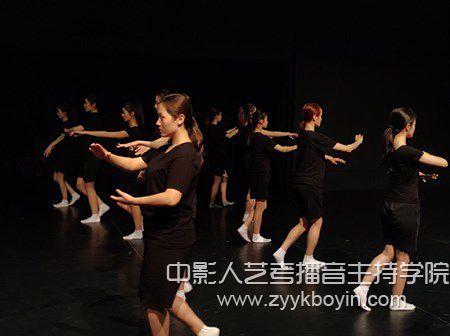 中戲?qū)W生訓練現(xiàn)場